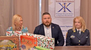 megyei korhaz adomanyatadas 20251223 ot 10.jpg