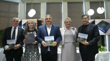 orban-viktor-meszaros-lorinc-szerelemfoci-konyvbemutato-felcsutdoboz-720x415