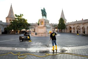 szentháromságtér karcher1