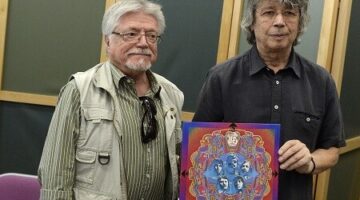 Budapest, 2018. május 10.Szörényi Levente Kossuth-, és Erkel Ferenc-díjas zeneszerző, gitáros, énekes, szövegíró (b) és Bródy János énekes, zeneszerző az Illés együttes 1970-es betiltott, Goodbye London címmel most kiadott albumának, valamint a lemezbemutató koncert sajtótájékoztatóján a Fővárosi Művelődési Házban 2018. május 10-én.MTI Fotó: Soós Lajos