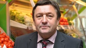 xtoth-laszlo02-st.jpg.pagespeed.ic.fv69n8EpNU